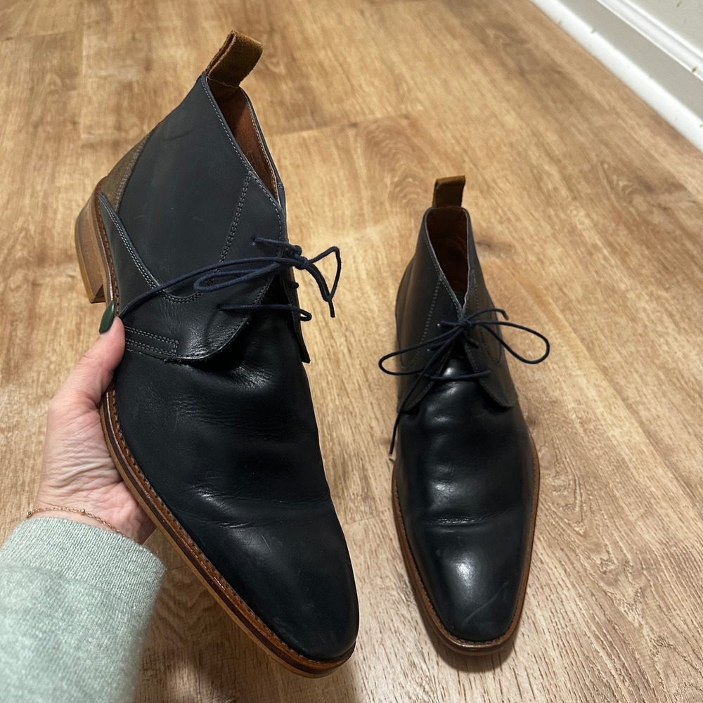Steve Madden | Men's Navy Blue Leather Brown Suede Heel Chukka Boots, Size 10